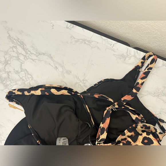 MOOSLOVER Womens M One-Piece Tummy Control Swim Dress Bathing Suit Cheetah - Picture 4 of 7